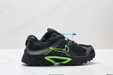 Nike V5 RNR Low-top Casual Shoes