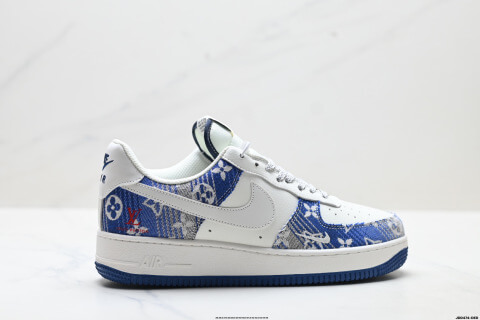 Nike Air Force 1 '07 Low-Top Sneakers