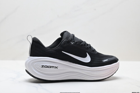 Nike VOMERO PLUS Running Shoes