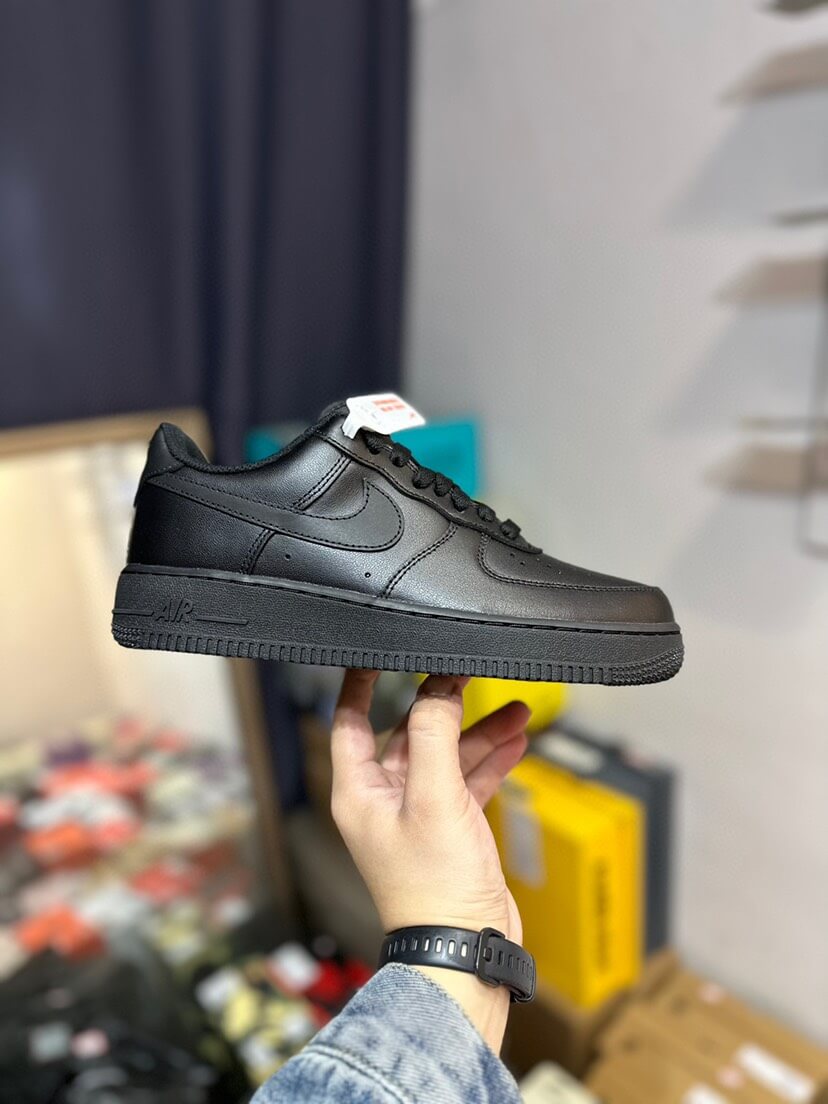 Nike Air Force 1 All Black Sneakers