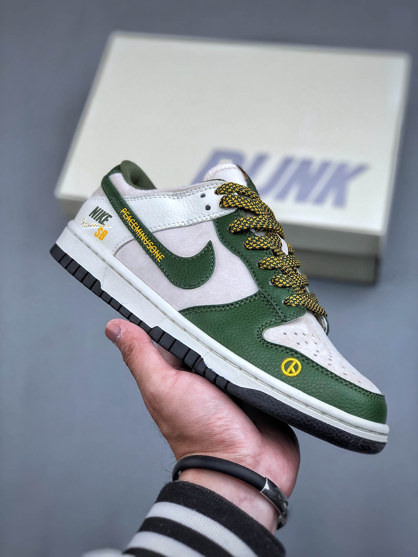 Nike SB Dunk Low x Peaceminusone Green White Sneakers