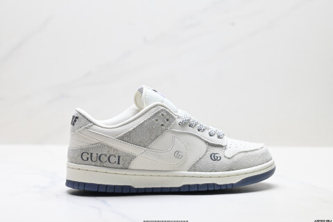 NIKE DUNK LOW Skate Shoes