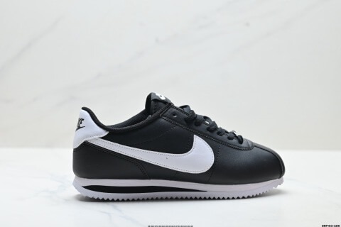 Nike Classic Cortez Casual Running Shoes