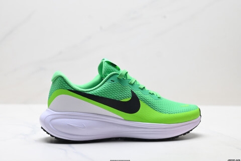 Nike REVOLUTION 8 Running Shoes