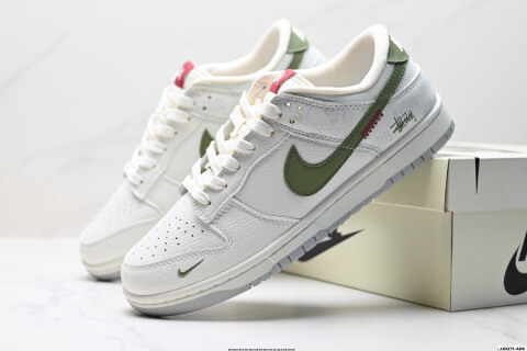 Nike Dunk Low Retro DIY High-end Custom Sneaker