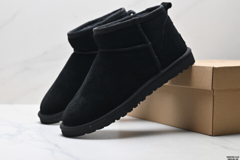 UGG CLASSIC MINI PLATFORM Snow Boots