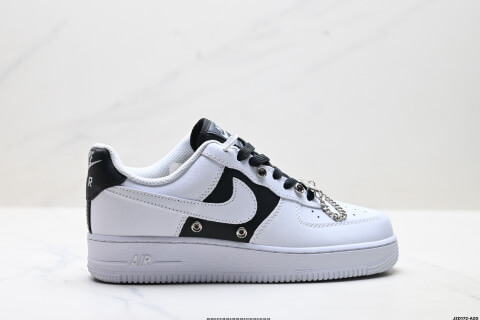 Nike Air Force 1'07 Low-Top Sneakers